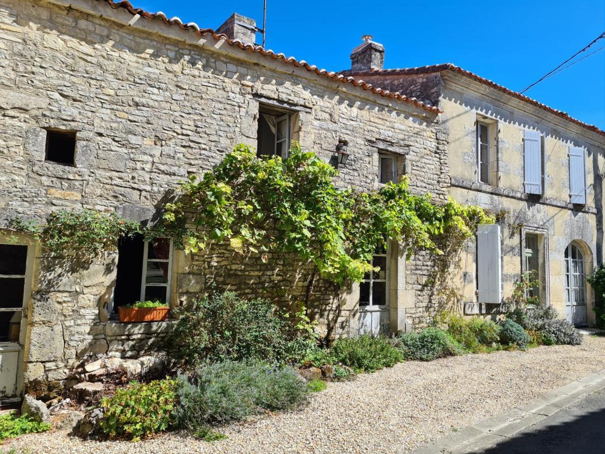 La Maison Du Commandeur Maine-de-Boixe Экстерьер фото